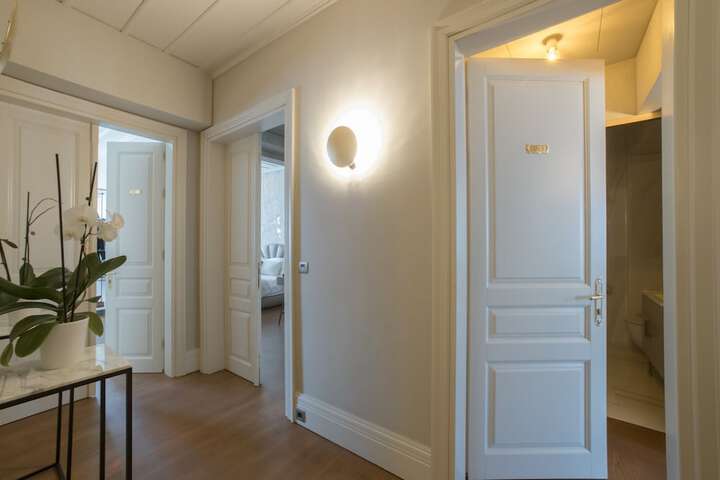 Ballroom/Hall 79 of 95