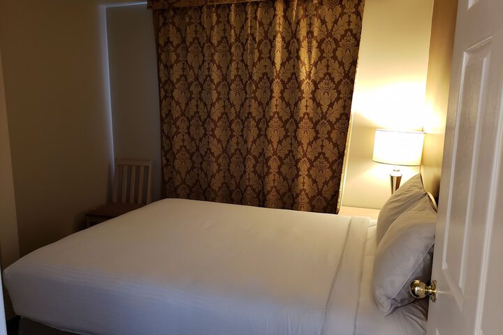 Room 11 of 29