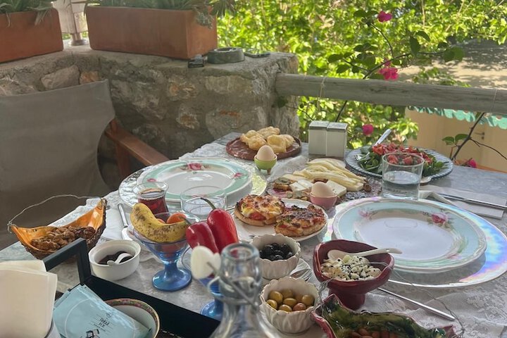 Breakfast/Coffee Service 24 of 41