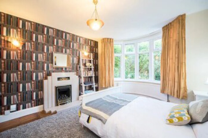 Room 17 of 24