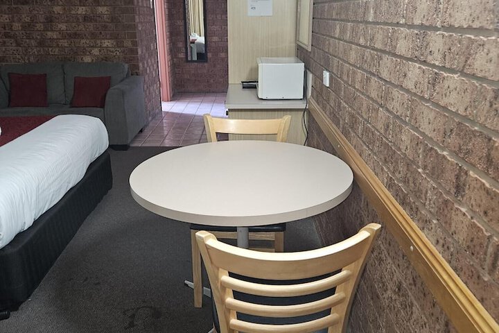 Room 12 of 34