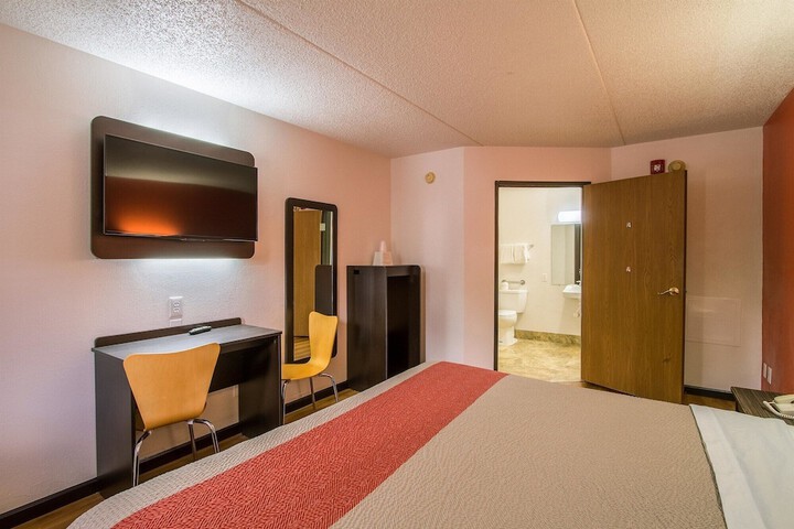 Room 16 of 47