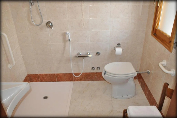 Room 5 of 15