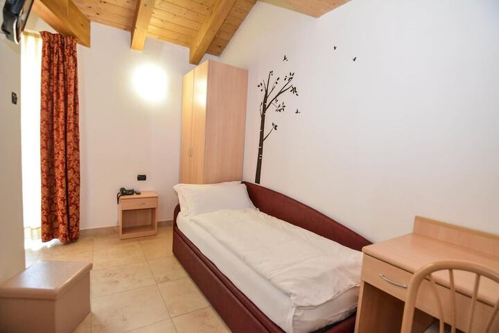 Room 7 of 31