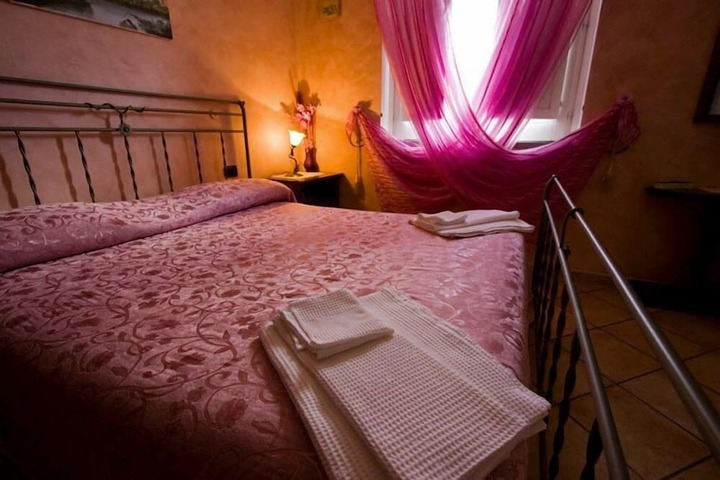 Room 5 of 22