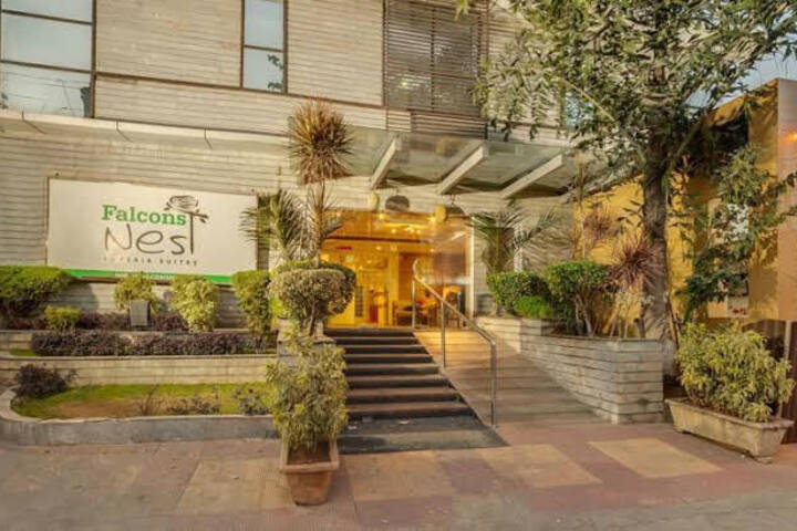 FALCONS NEST IMPERIA SUITES