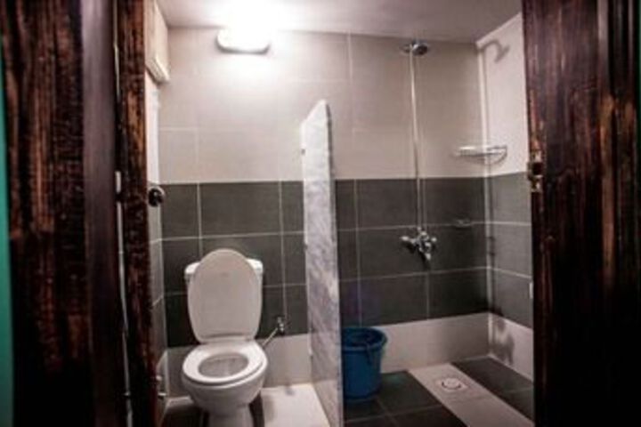 Room 7 of 37