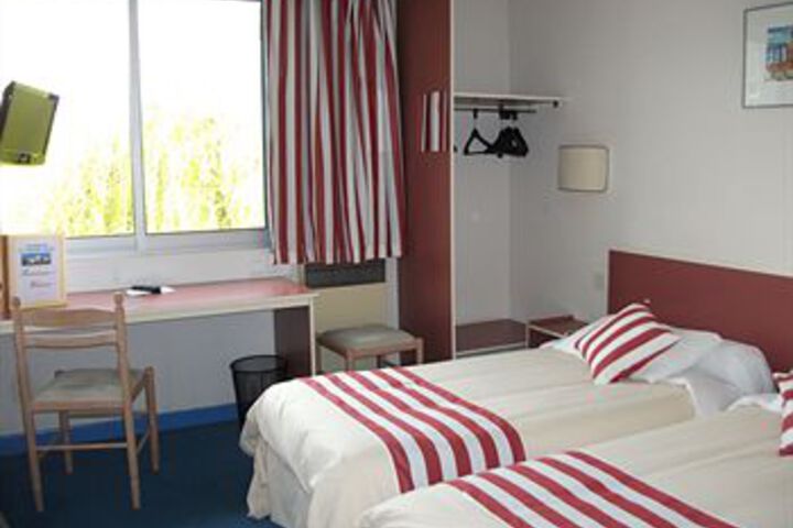 Room 4 of 10