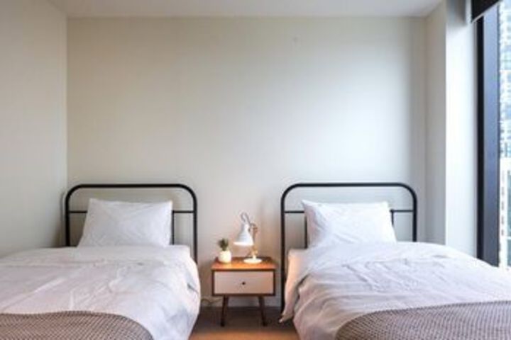 Room 17 of 46