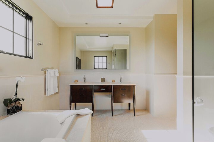 Room 42 of 58