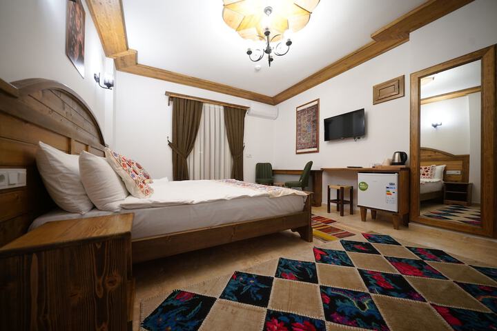 Room 3 of 51