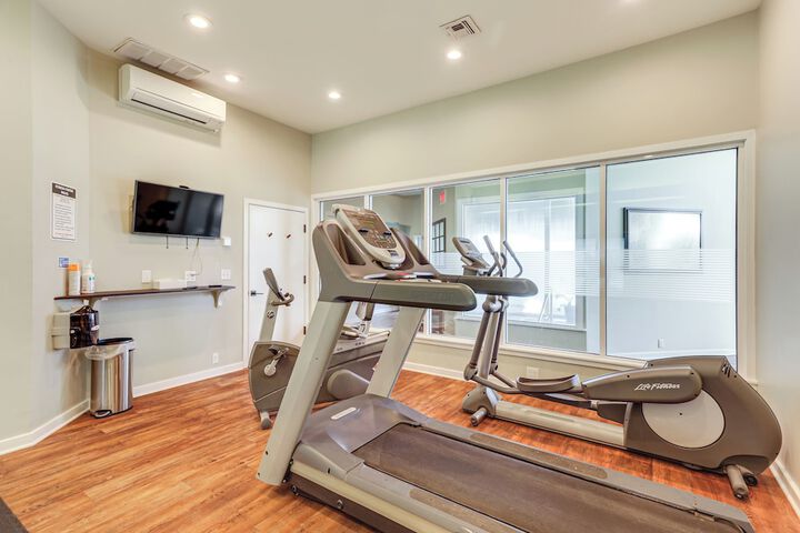1 Mi to Mohegan Sun: Studio w / Golf Course Views