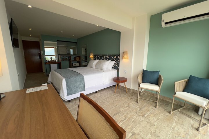 Room 3 of 118