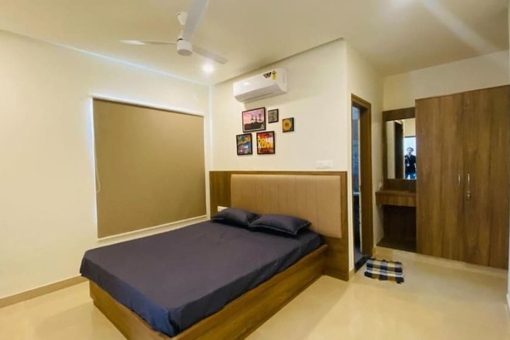 Room 2 of 4
