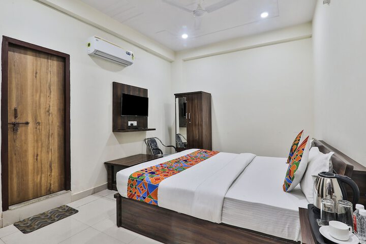 Room 15 of 38