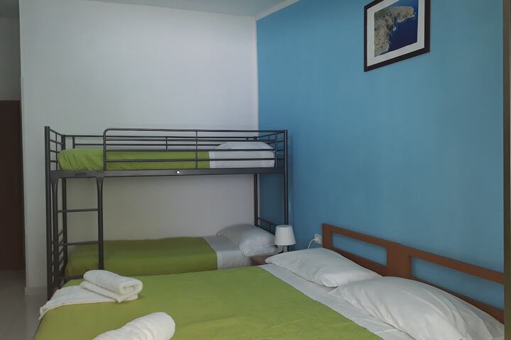 Room 16 of 41