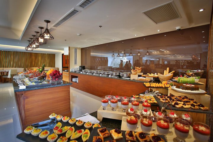 Dining 93 of 128