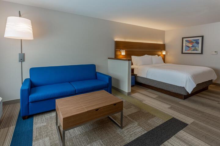 Standard | King Bed (7 of 19)