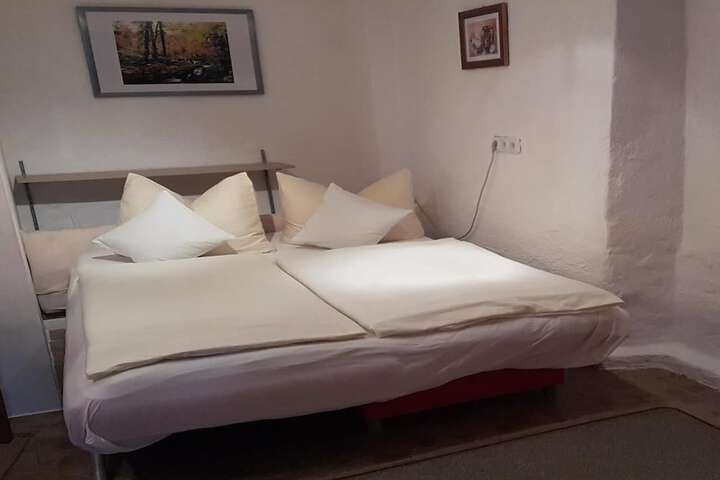 Room 5 of 52
