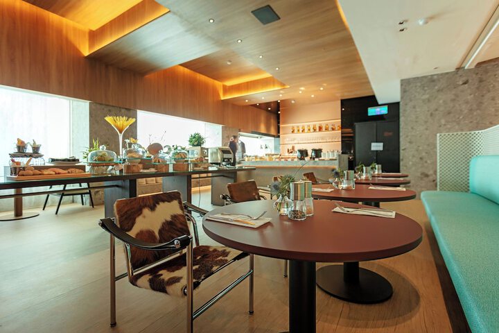 Dining 79 of 93