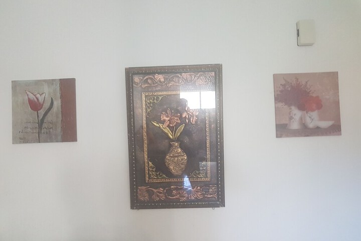 Room 10 of 13