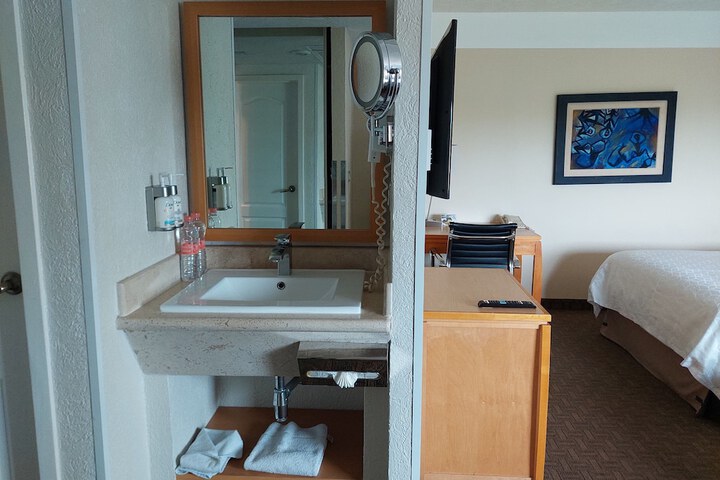 Room 12 of 157