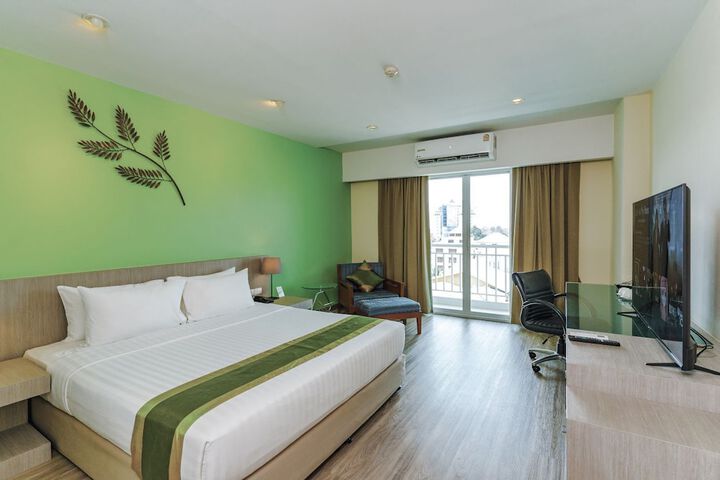 Room 9 of 34