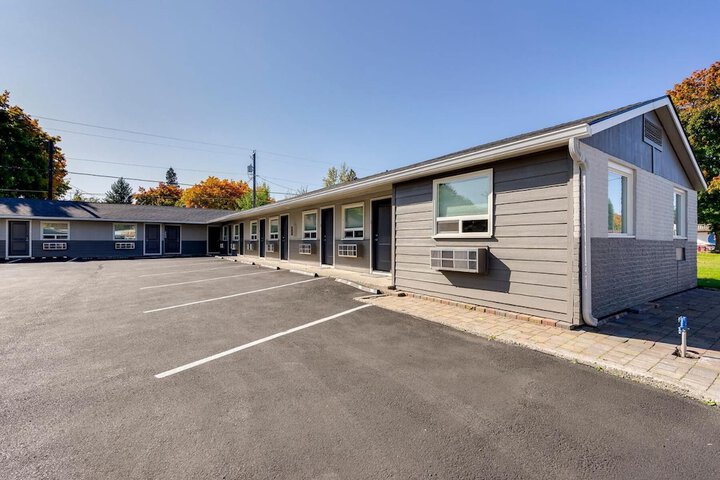 Property Grounds 28 of 28