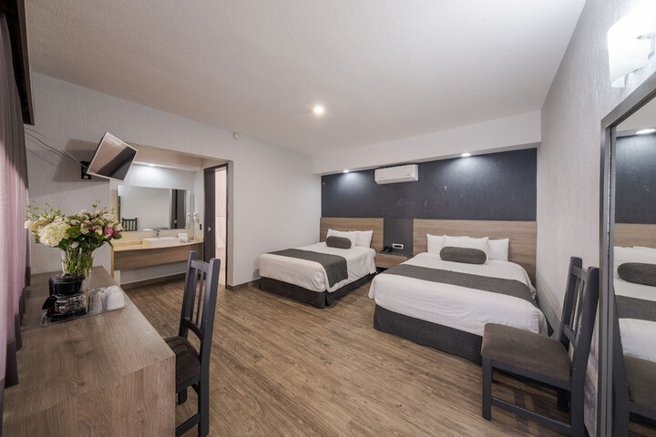 Room 12 of 90