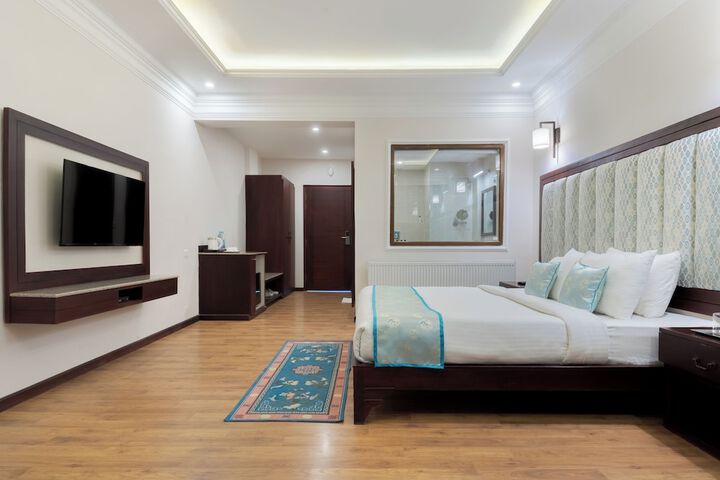 Room 8 of 29
