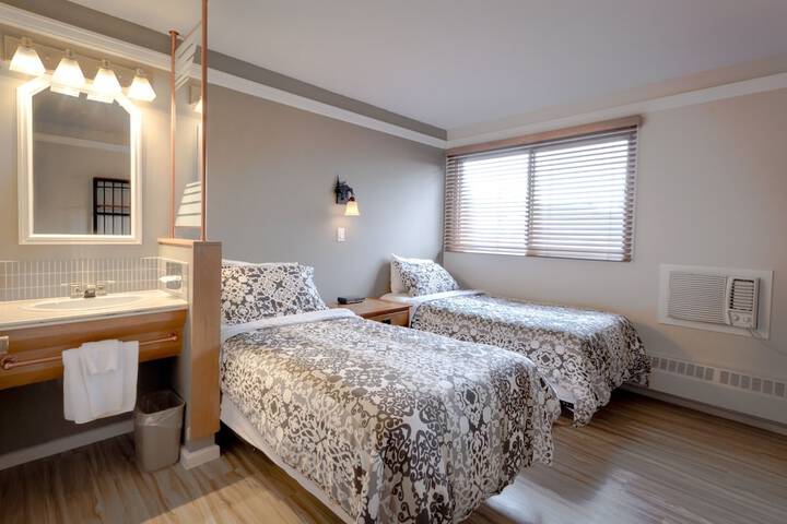 Room 5 of 52