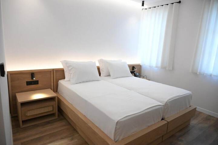 Room 7 of 44