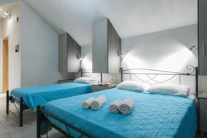 Room 16 of 46