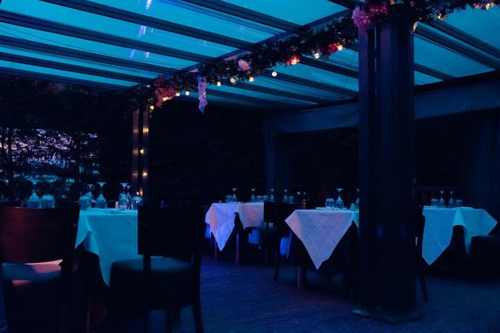 Dining 52 of 68