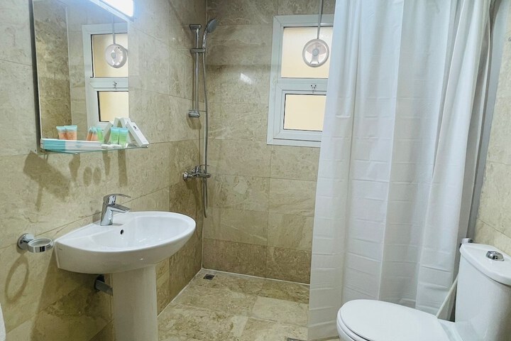 Room 16 of 18