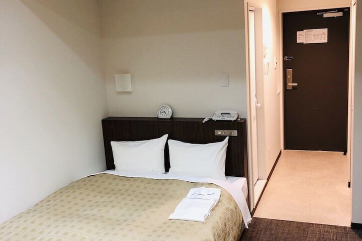 Room 15 of 48