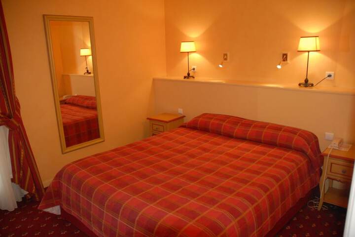 Room 7 of 49