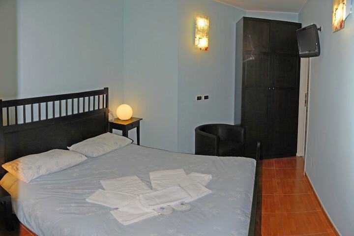 Room 8 of 75