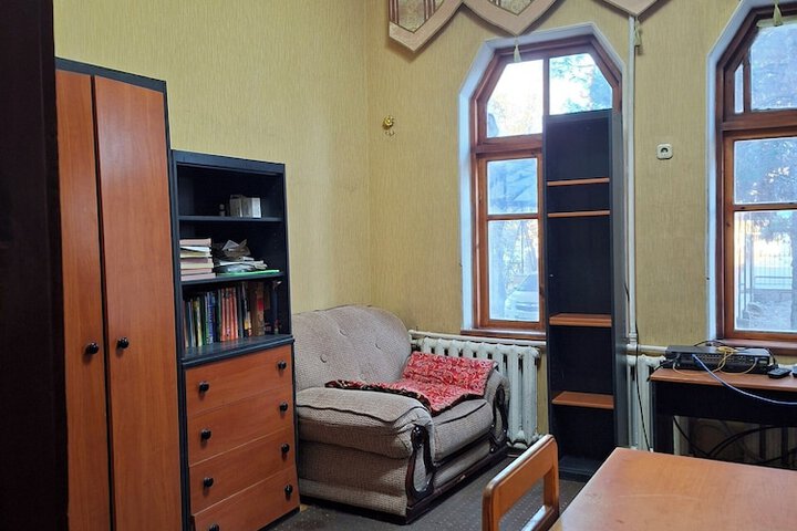 Room 10 of 20