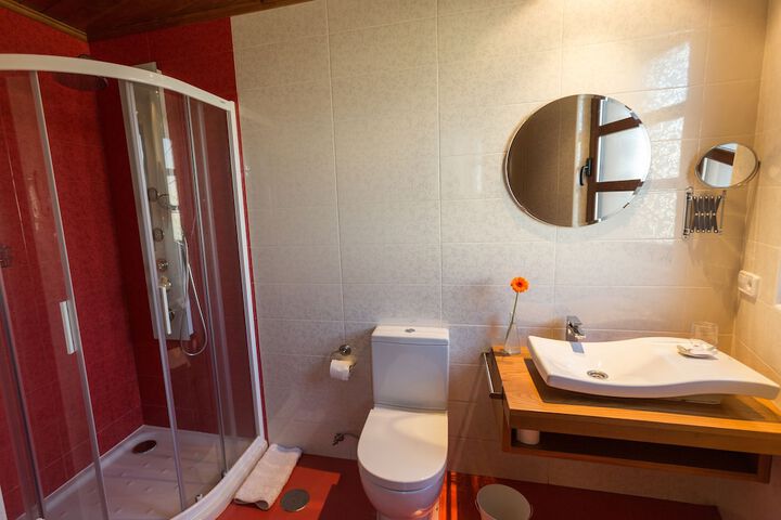 Room 28 of 68