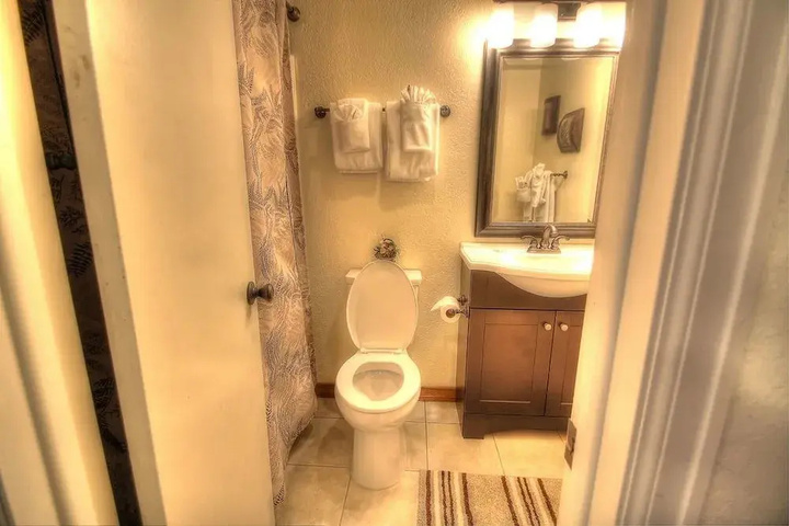 Room 9 of 15