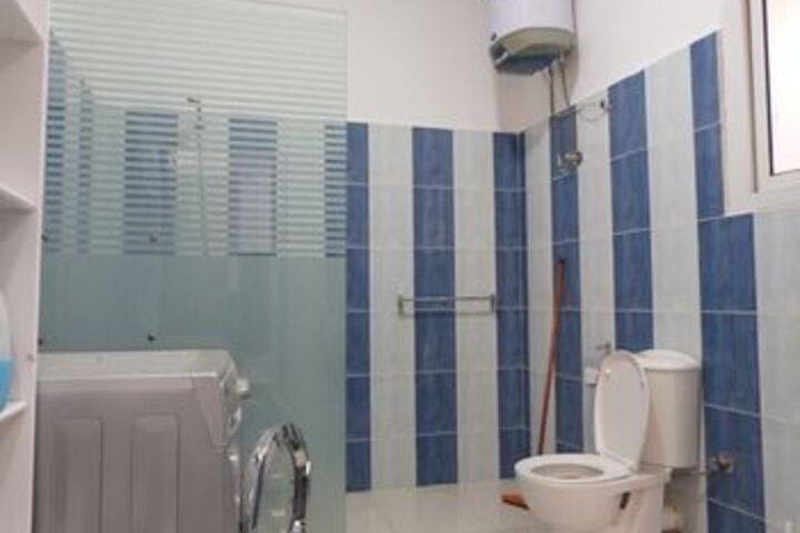 Room 2 of 48