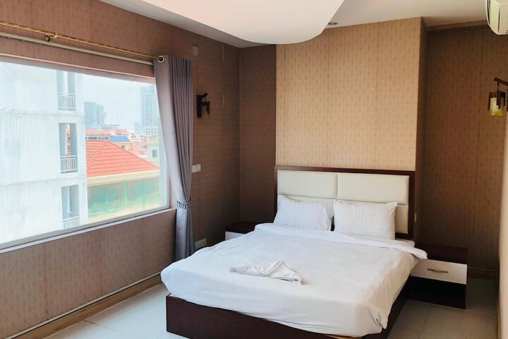 Room 8 of 38