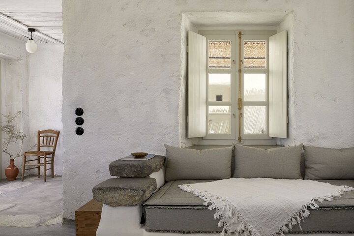 Room 10 of 25