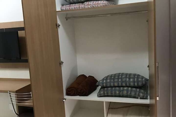 Room 6 of 35