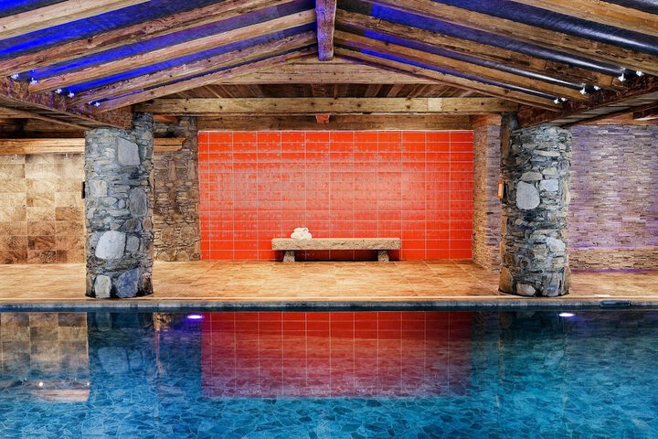 Pools & Facilities