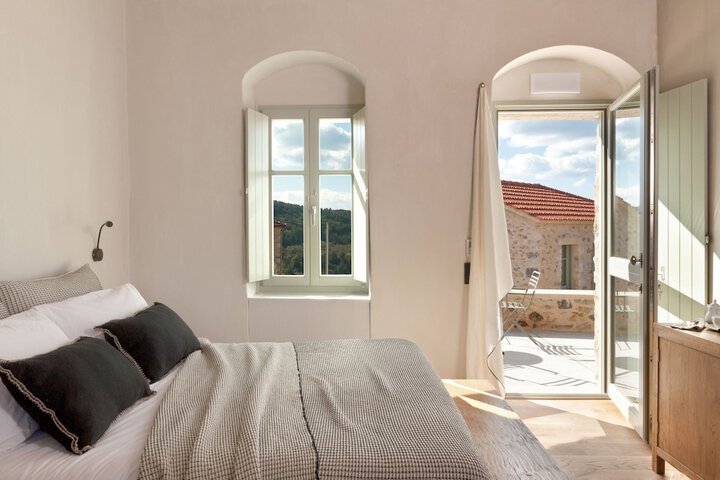 Room 6 of 25