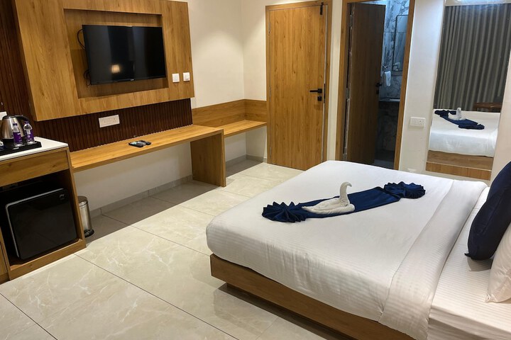 Room 11 of 21