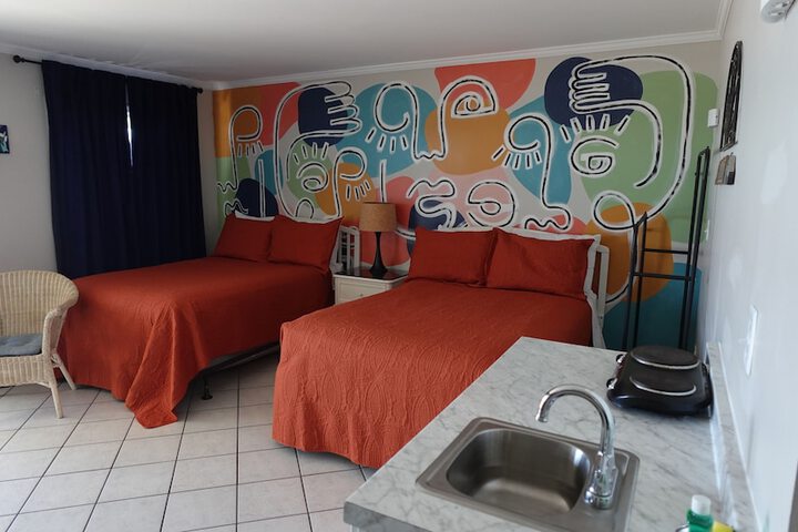 Room 5 of 282