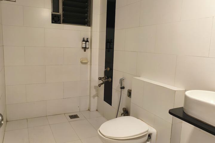 Room 73 of 78